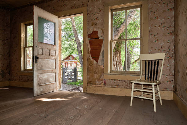 istock Ghost town living room 2188042245