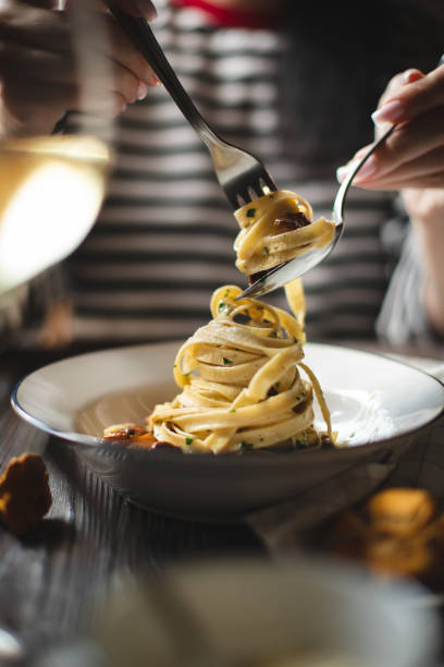 Carbonara Vegano: O Clássico Cremoso Reinventado - receita deliciosa profissional - passo 2