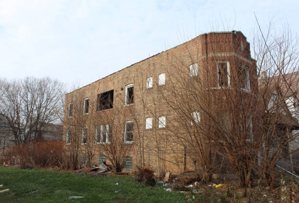 istock Abandoned three-flat apartment building in Englewood on Chicago's South Side 2188296014