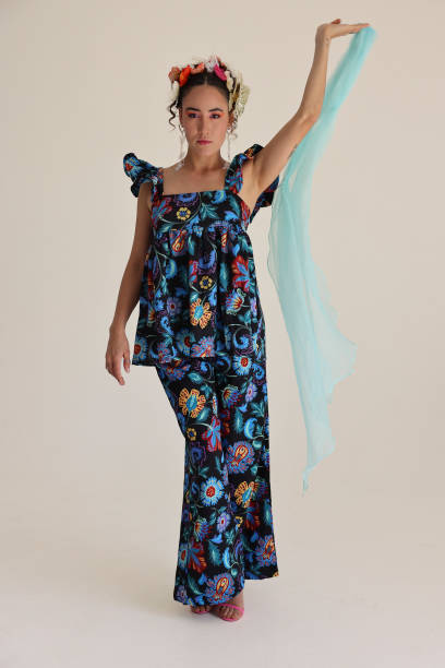 istock model colourful fashion 2188297339