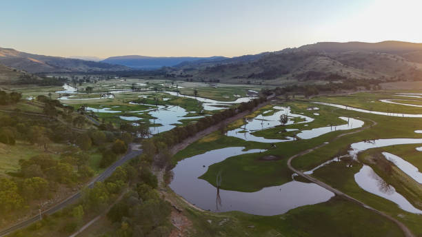 istock Mitta Mitta River meets Lake Hume near Old Tallangatta 2188308200
