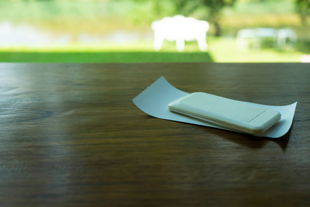 White digital tag queuing for wait food and drink on table