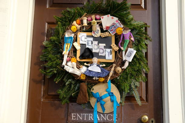 istock Colonial Christmas Wreaths 2188769809