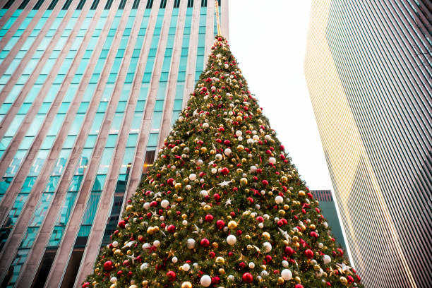 istock Christmas in NYC 2189002100