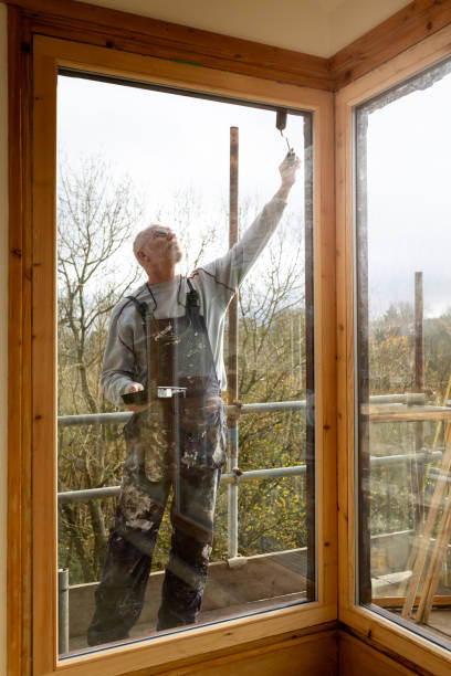 istock Re-Painting The House Outside 2189014278