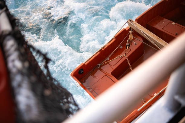 Detailed image of a tied nautical rope around a wooden post, illustrating maritime themes and rustic wooden textures, ideal for versatile uses such as design, decoration, or educational purposes.