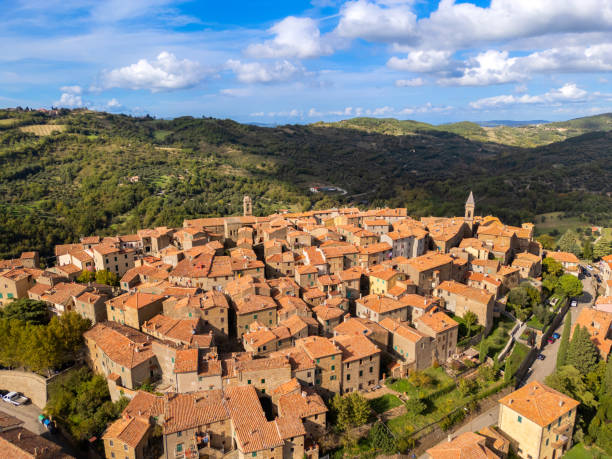 istock Seggiano, Tuscan medieval town from drone 2189060152