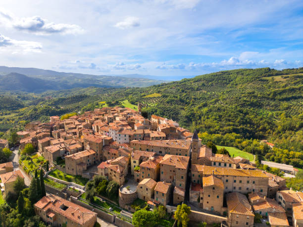 istock Seggiano, Tuscan medieval town from drone 2189060161