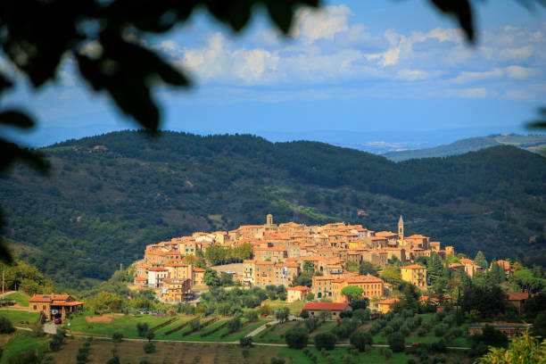 istock Seggiano, Tuscan medieval town from drone 2189060176