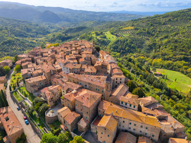 istock Seggiano, Tuscan medieval town from drone 2189060185