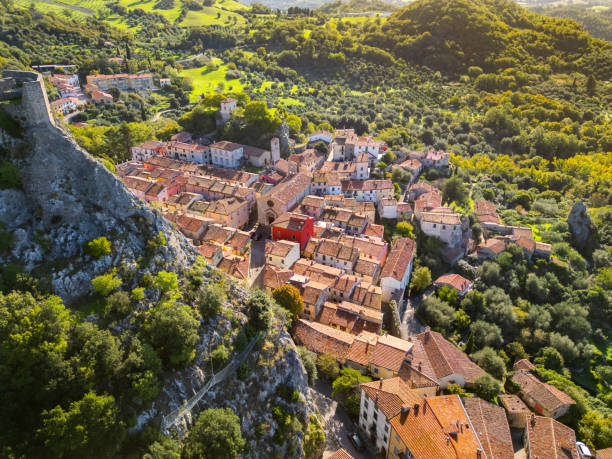 istock Roccalbegna, Tuscan medieval town from drone 2189060191