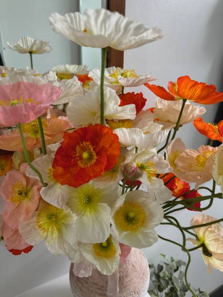 istock Vibrant Poppy Bouquet 2189114391