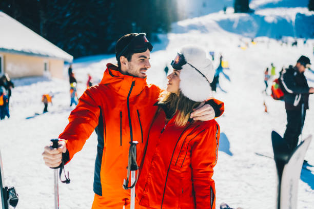 istock Couple on ski holiday 2189219141
