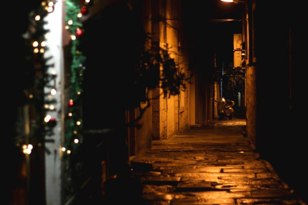 istock Picturesque Alley At Christmas 2189251163