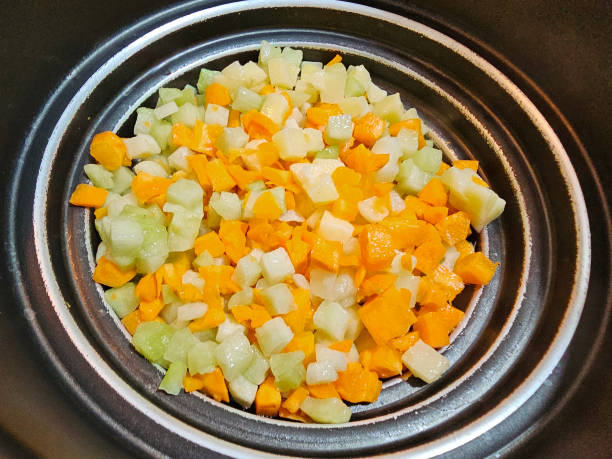 Cooking vegetables in a steamer