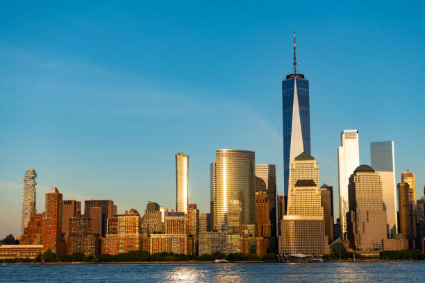 skyscraper cityscape of metropolitan city of new york, manhattan. manhattan cityscape with skyscraper architecture. manhattan with ny city skyline. cityscape of nyc manhattan during sunrise. paisaje urbano del rascacielos de la ciudad metropolitana de nueva york, manhattan. paisaje urbano de manhattan con arquitectura de rascacielos. manhattan con el horizonte de la ciudad de nueva york. paisaje urbano de nueva york manhattan durante el amanec