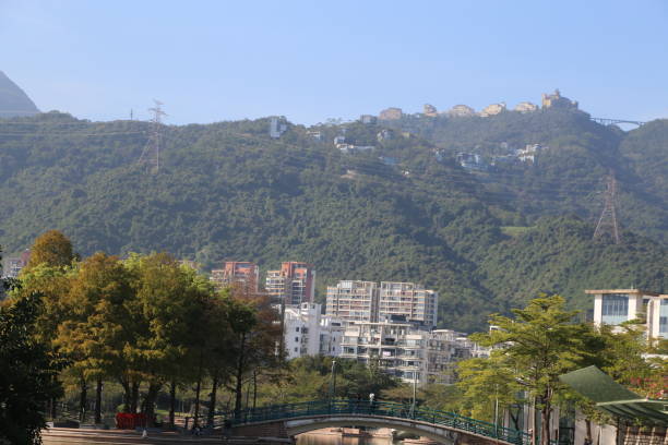 istock A city with a mountain in the background 2189313533