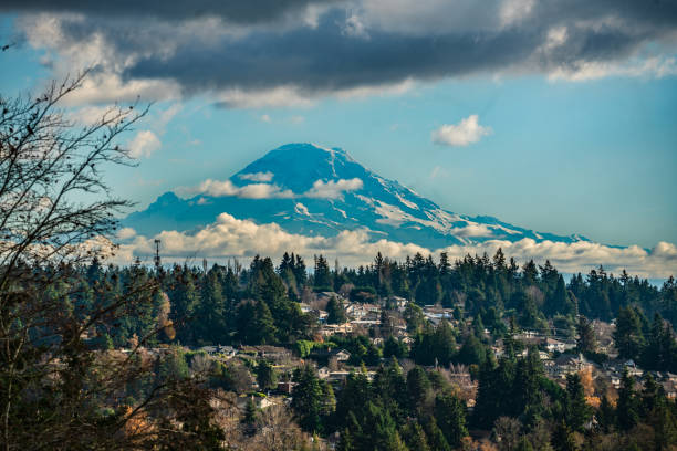 istock Burien Winter Mountain 3 2189418286