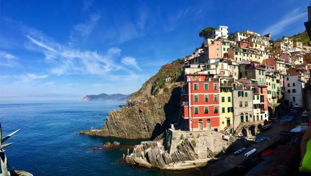 istock Colorful Waterfront Homes in Cinque Terre 2189466238