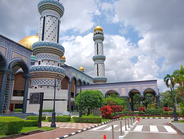 istock Building mosque at Brunei darussalam 2189503281
