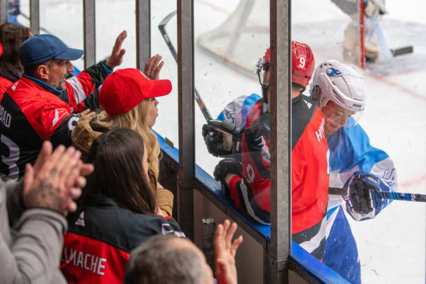 istock Board Battle at Ice Hockey Match 2189575922