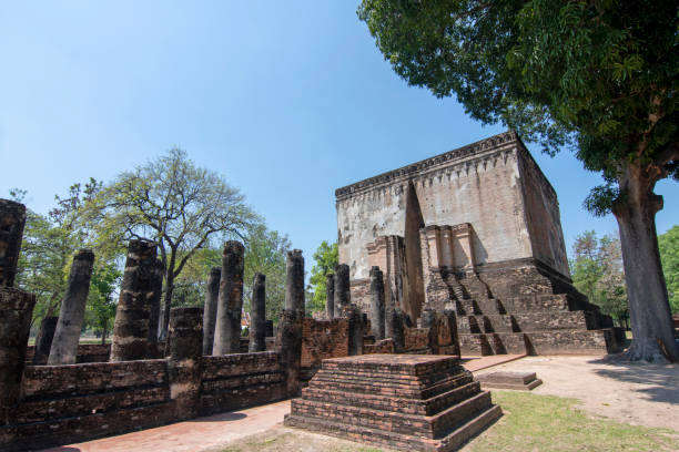 Wat Si Chum located in Sukhothai Historical Park is a 15 m high seated Buddha statue made of brick and cement. This statue was built in 1890 during the reign of King Rama V.