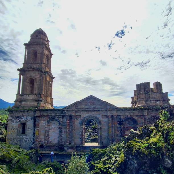 istock Iglesia Hundida Paricutin 2189651821