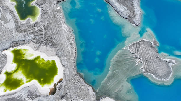 istock Colorful Salt Lake 2189747017