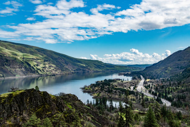 istock Sunny Day in Rowena Crest in Columbia River Gorge 2189983231
