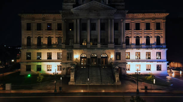 istock Supreme Court House II 2190008872