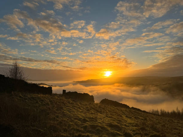 istock Winter sunrise over the Calder Valley 2190065941