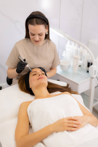 istock Revitalizing skin treatment with microneedling and mesotherapy technique in a serene spa environment 2190182261