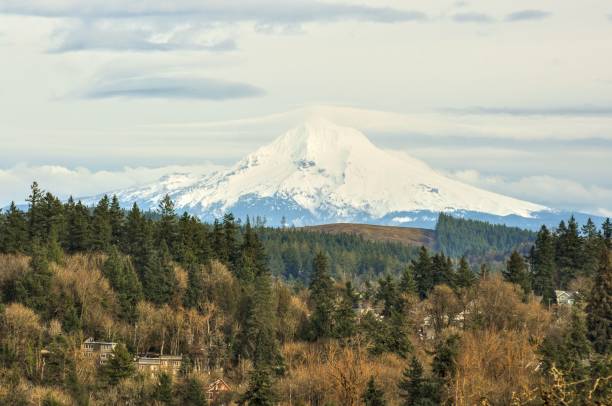 istock Mt. Hood Oregon 2190325212