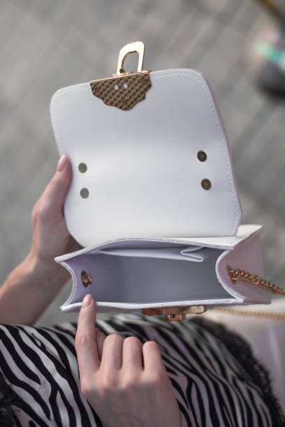 istock cross body bag, women's bag 2190381130