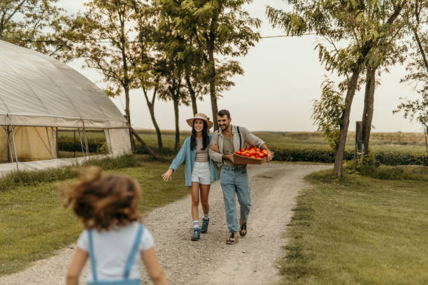 istock Farm family 2190570839