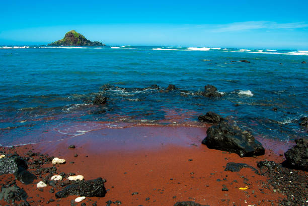 istock Red Sand Beach, Road To Hana, Maui, Hawaii 2190609874