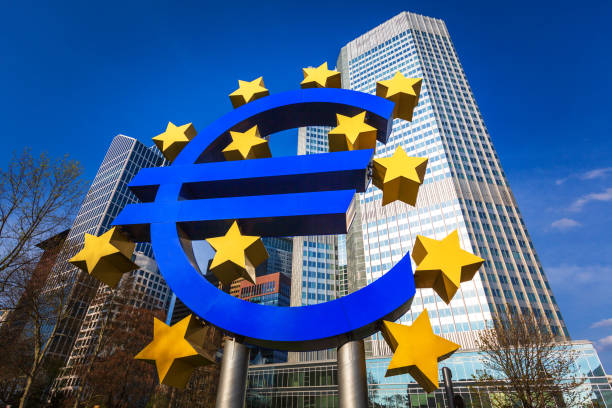 istock Euro Sign in Frankfurt 2190844616