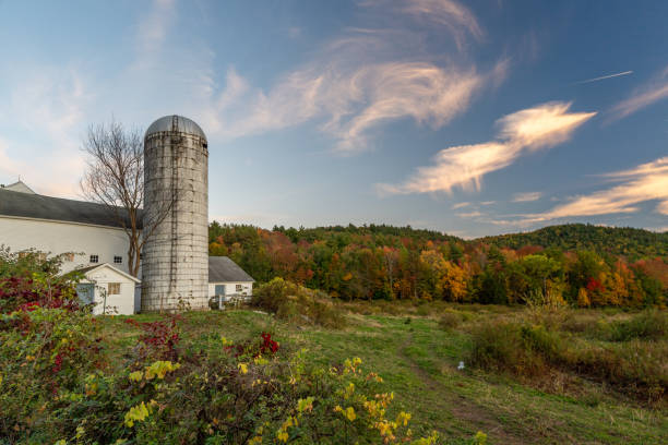 istock A barn in Vermont in the Fall 2190993081