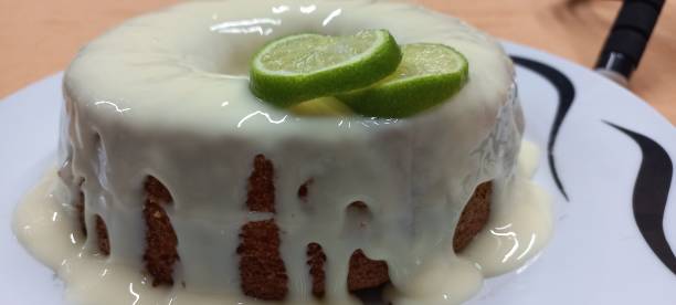 istock Air Fryer Lemon Cake 2191002548