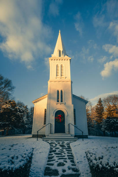 istock South Ferry Church 2191005104