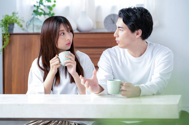 istock Relaxing Japanese men and women 2191014529