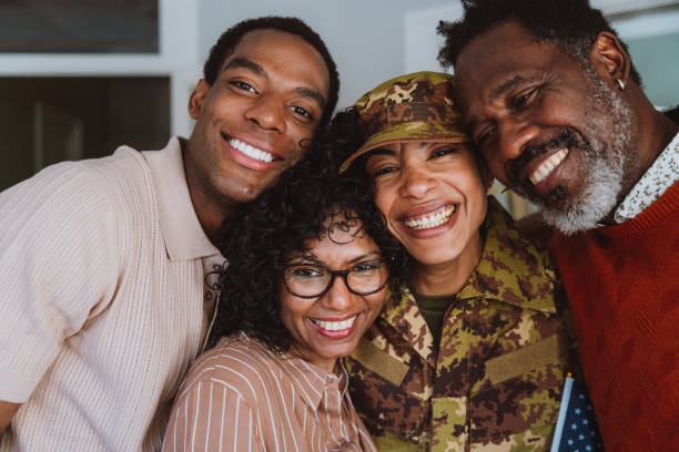 istock Us Veteran woman homecoming 2191031947