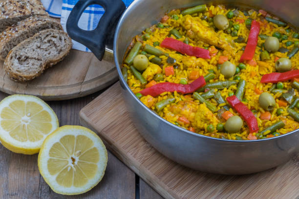 Rice pilaf with artichokes, peas and dill