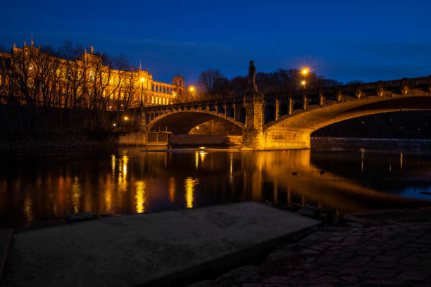istock Maximiliansbridge with Maximilianeum in Munich at the blue hour 2191066241