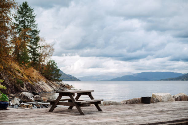 Serene Lakeside Picnic Spot