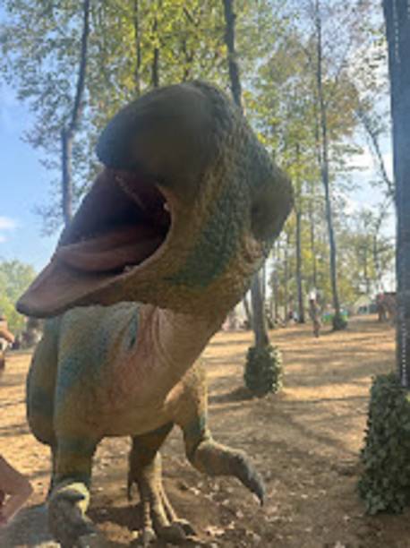 istock Close-up of dinosaur statue roaring 2191190345