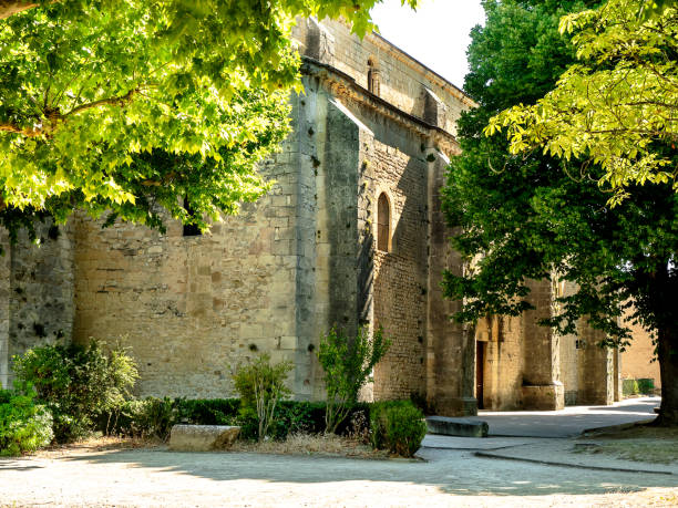 istock f Notre-Dame-de-Nazareth - Vaison-La-Romain, 2191207653