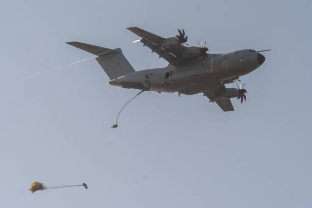 Ede – September 21, 2024: September is a significant month in Ede – the Airborne Ede Month. It is a time to reflect on those who fought for freedom in 1944. In 1944, two thousand paratroopers landed on the Ginkelse Heide near Ede, marking the beginning of the liberation of the Netherlands. This historic event is commemorated each year by massive airborne landings on the heath, keeping the memory alive and honoring those who made the ultimate sacrifice.