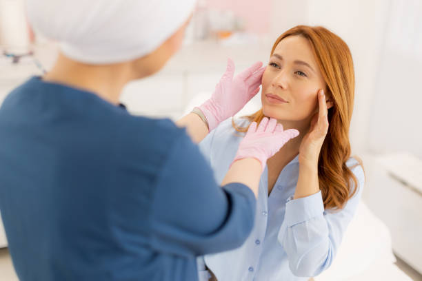 istock Expert beauty treatment session enhances radiance for a confident client in a tranquil spa environment 2191282159