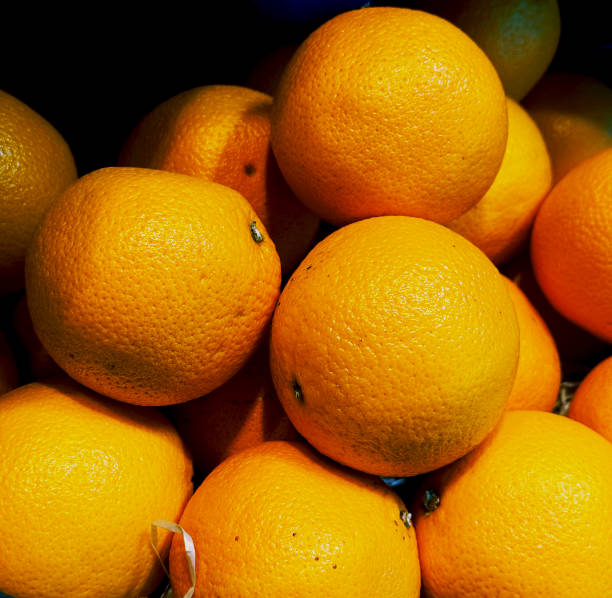 fresh oranges in the market